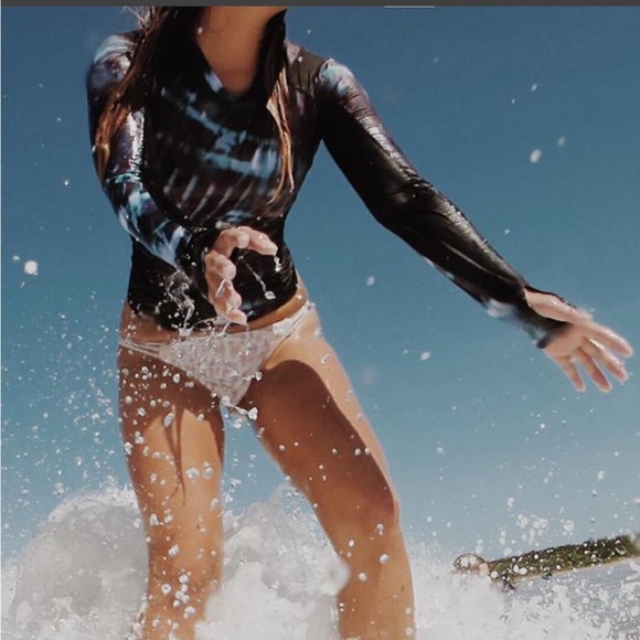 IntelliSkin Long Sleeved Foundation Tee - Picture 4 of 10